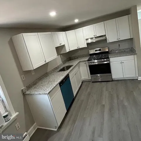 113 W 22ND STREET #3