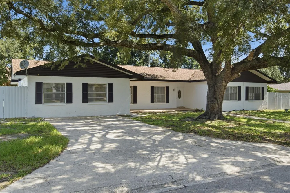604 ROYAL CREST DRIVE Brandon, FL 33511