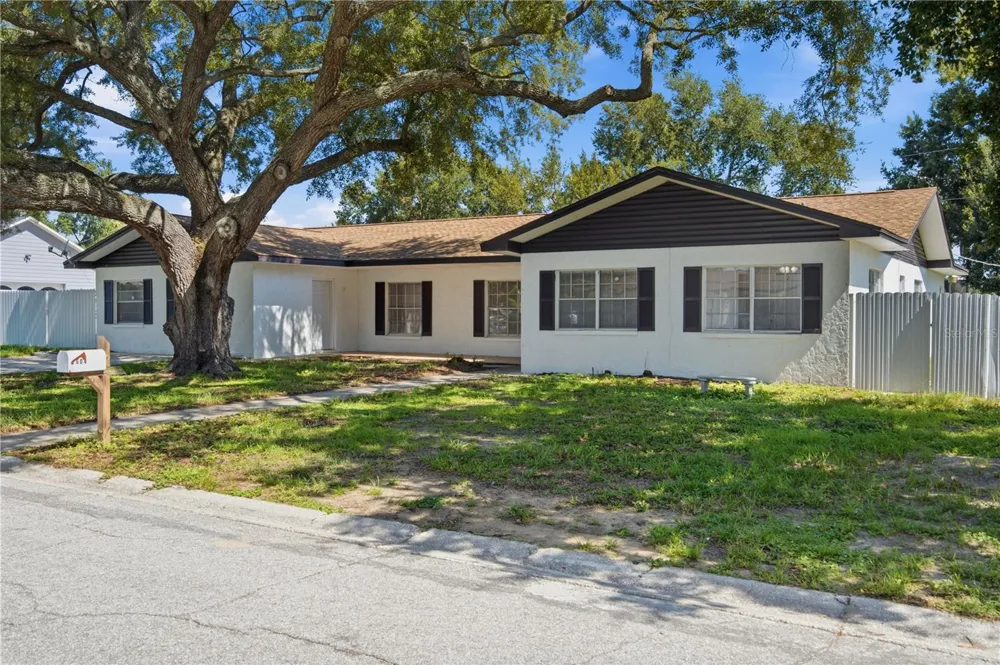 604 ROYAL CREST DRIVE Brandon, FL 33511