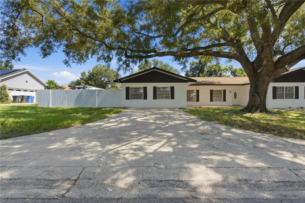 604 ROYAL CREST DRIVE Brandon, FL 33511