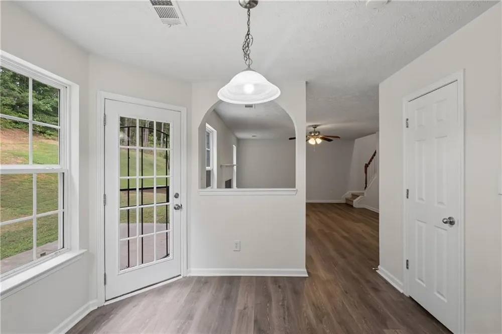 2213 Pine View Trail Ellenwood, GA 30294