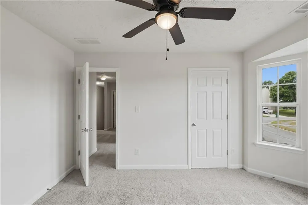 2213 Pine View Trail Ellenwood, GA 30294