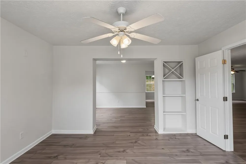 2213 Pine View Trail Ellenwood, GA 30294