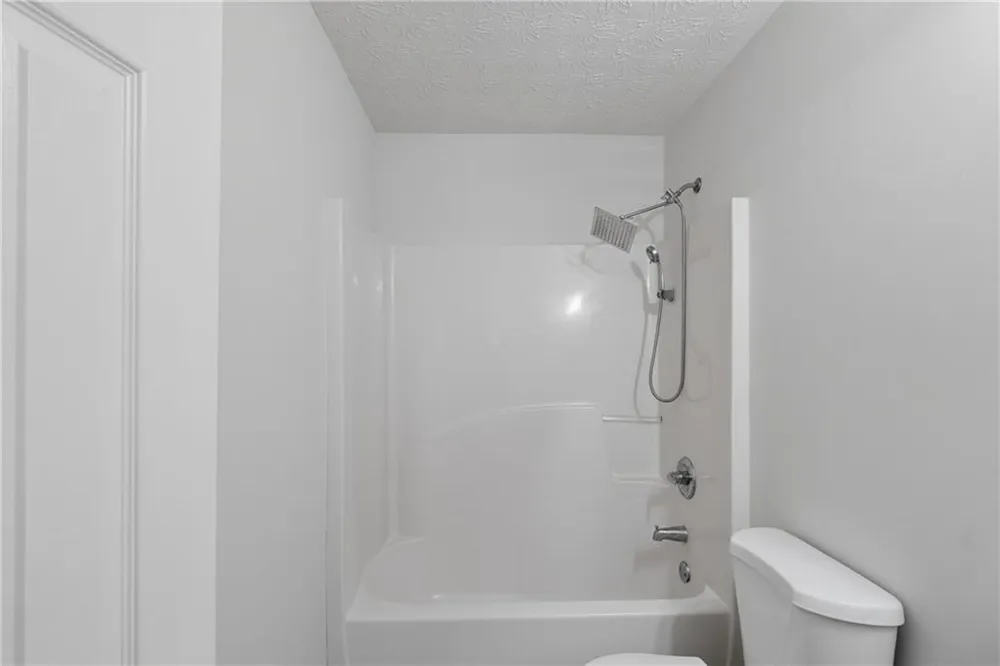 2213 Pine View Trail Ellenwood, GA 30294