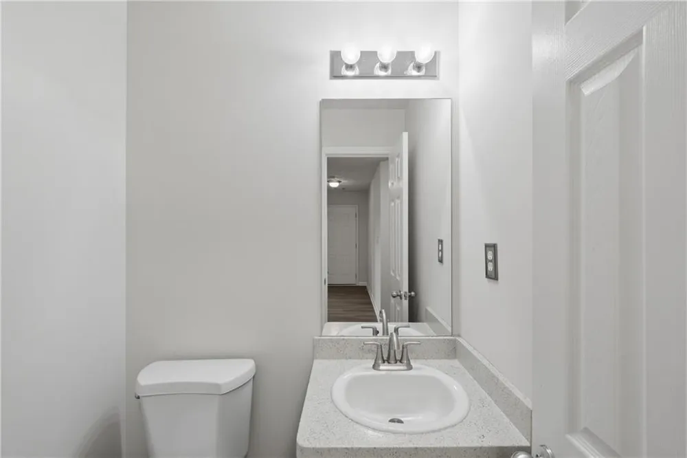 2213 Pine View Trail Ellenwood, GA 30294