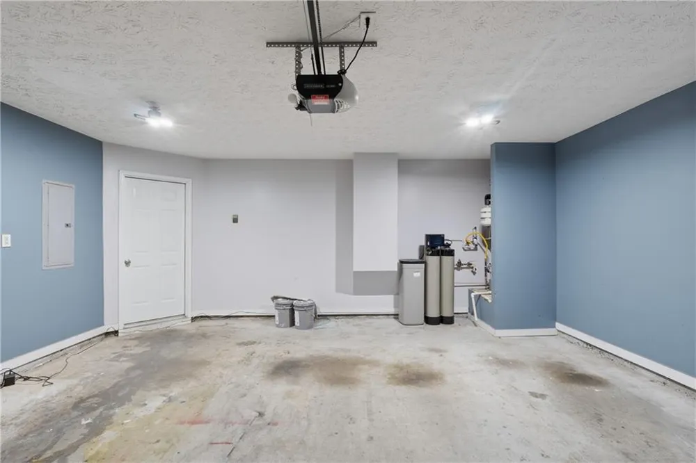 2213 Pine View Trail Ellenwood, GA 30294