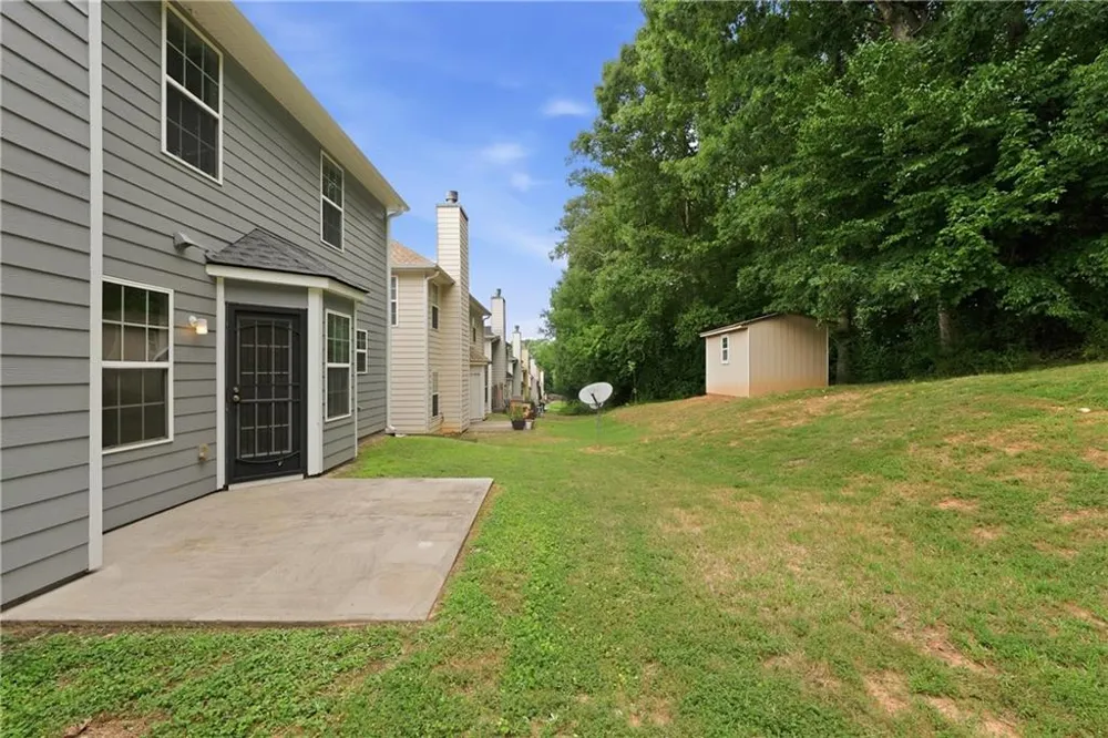2213 Pine View Trail Ellenwood, GA 30294