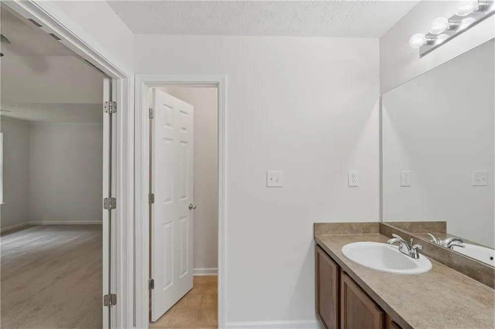 2213 Pine View Trail Ellenwood, GA 30294