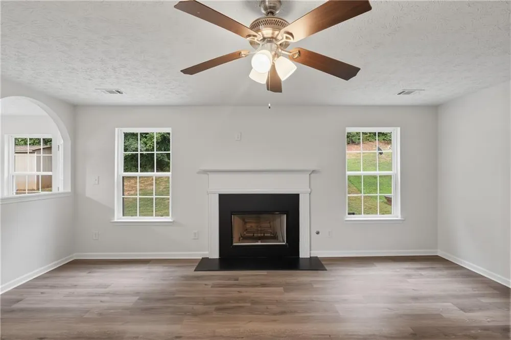 2213 Pine View Trail Ellenwood, GA 30294