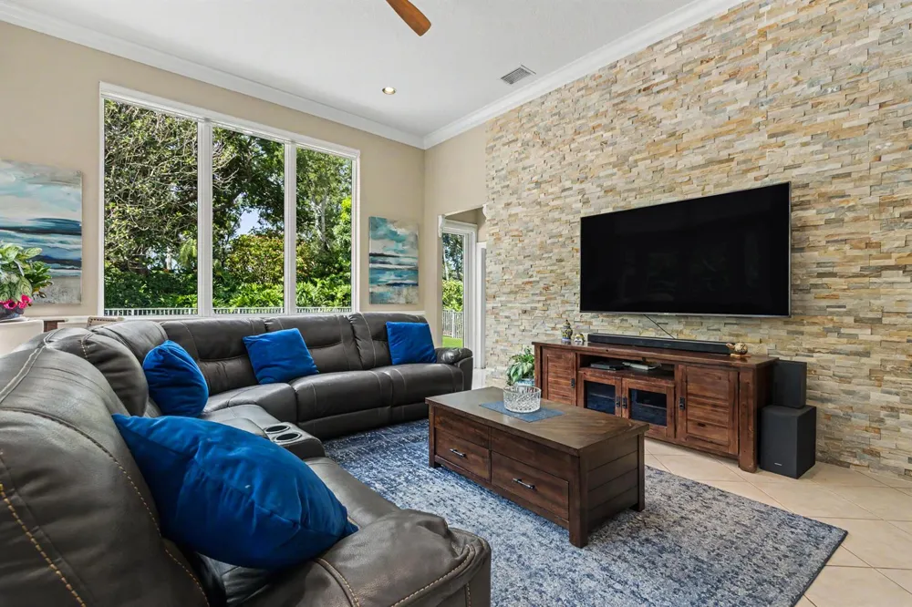 6493 NW 105th Terrace Parkland, FL 33076