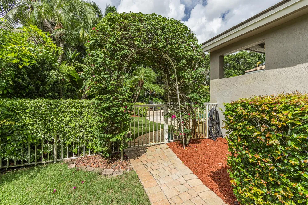 6493 NW 105th Terrace Parkland, FL 33076
