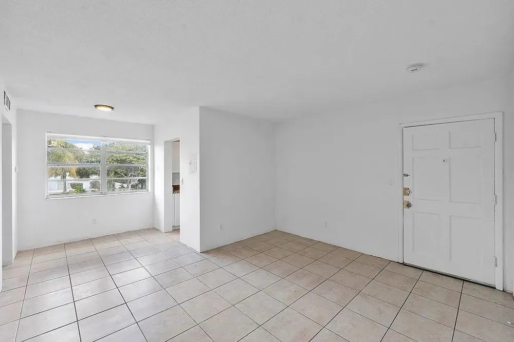 14950 Miami Avenue #6 Miami, FL 33168