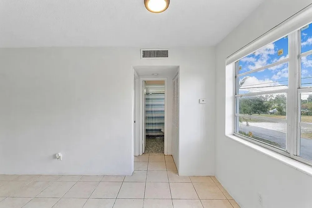 14950 Miami Avenue #6 Miami, FL 33168