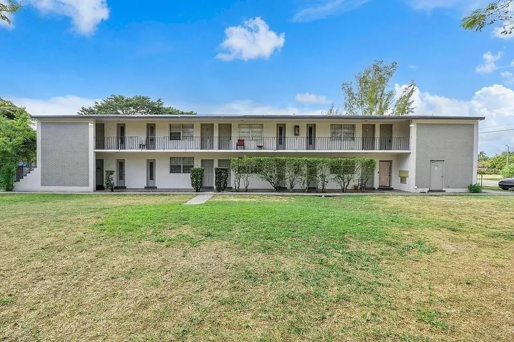 14950 Miami Avenue #6 Miami, FL 33168