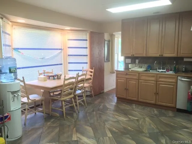 149 Lakeside Drive E Lawrence, NY 11559
