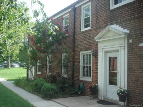 147-47 Charter Road #22 B