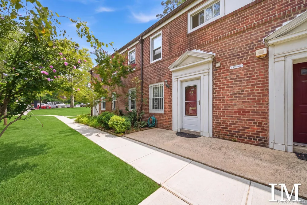 147-47 Charter Road #22 B Briarwood, NY 11435