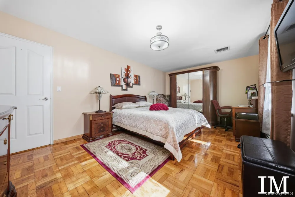 147-47 Charter Road #22 B Briarwood, NY 11435