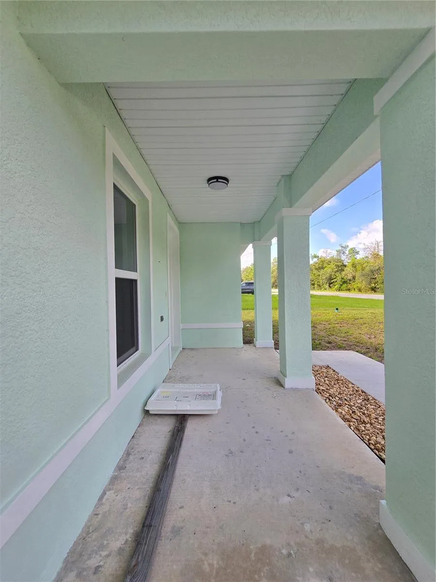 35 SEQUOIA TRAIL Ocklawaha, FL 32179