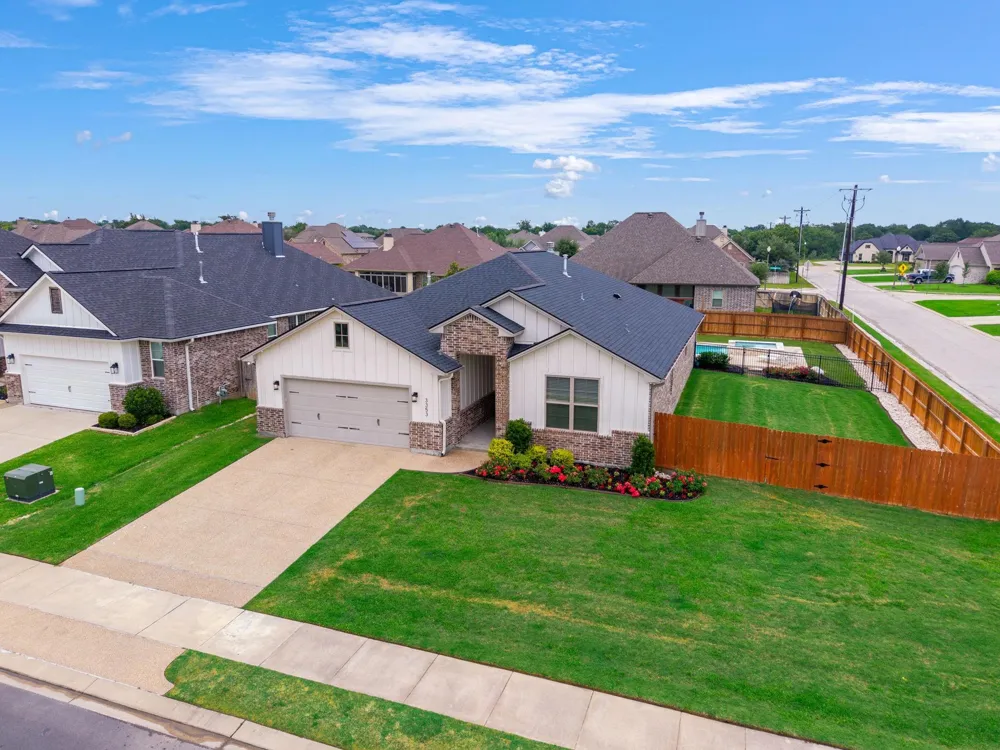 3353 Stonington Way Bryan, TX 77808