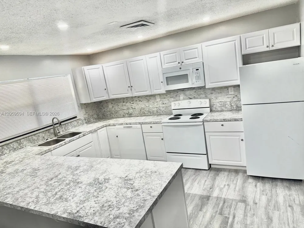 7732 Balboa St #1/2 Sunrise, FL 33351