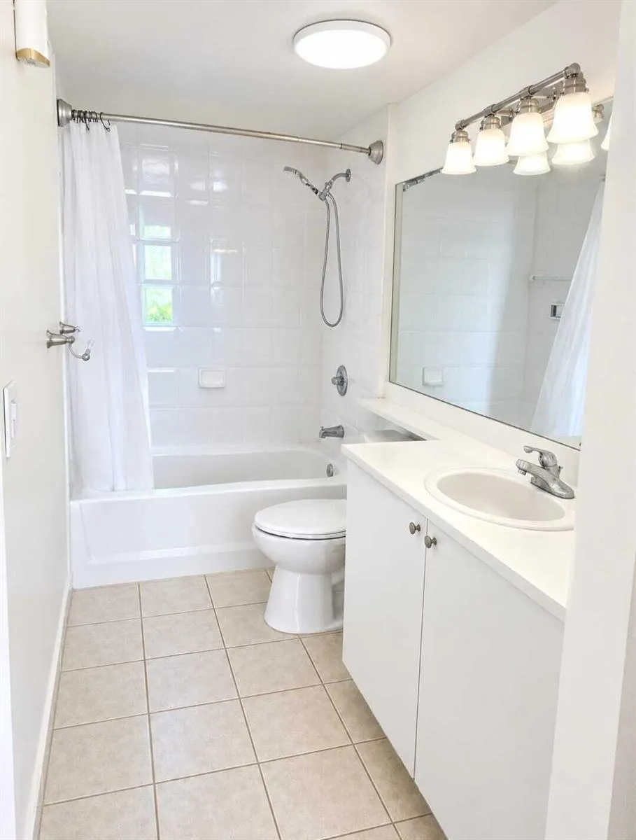 7950 Nob Hill Road #108 Tamarac, FL 33321