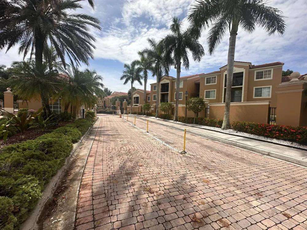 7950 Nob Hill Road #108 Tamarac, FL 33321