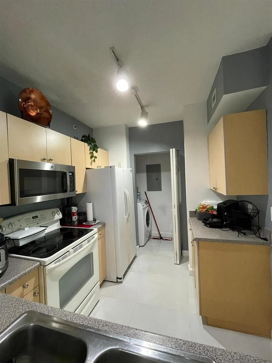 7950 Nob Hill Road #108 Tamarac, FL 33321