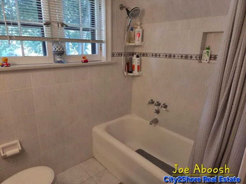 175 S Ridgeway Drive Battle Creek, MI 49015