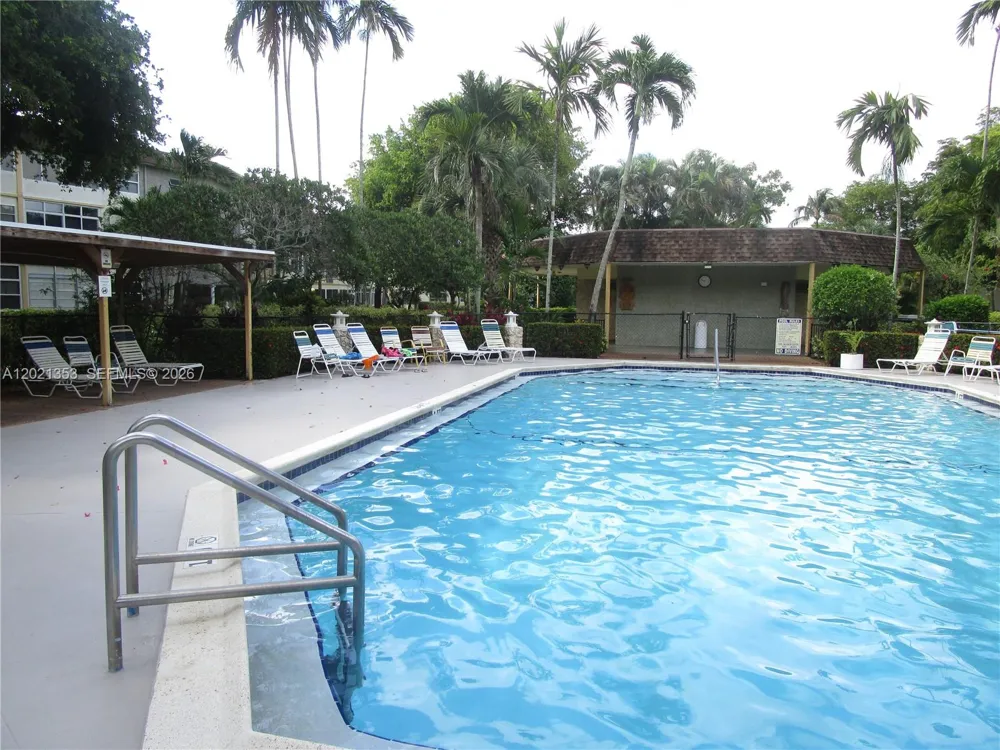 5111 W OAKLAND PARK BLVD #301 Lauderdale Lakes, FL 33313