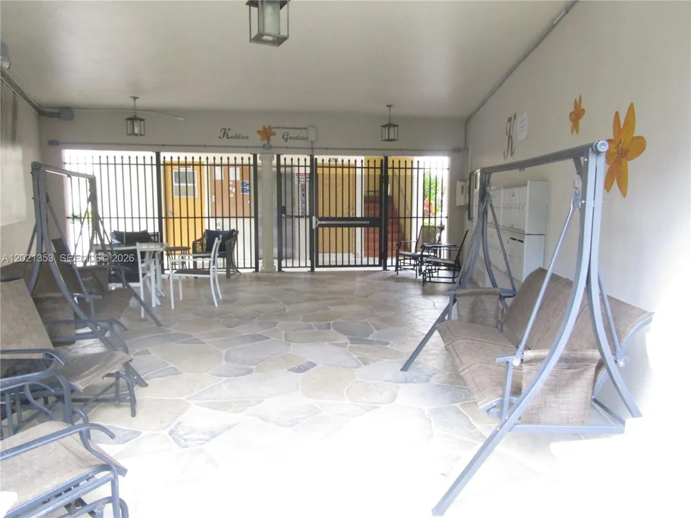 5111 W OAKLAND PARK BLVD #301 Lauderdale Lakes, FL 33313