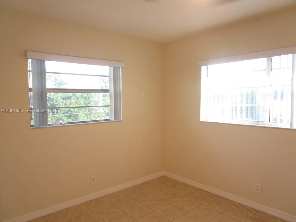 5111 W OAKLAND PARK BLVD #301 Lauderdale Lakes, FL 33313