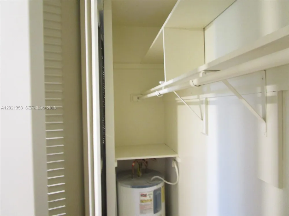 5111 W OAKLAND PARK BLVD #301 Lauderdale Lakes, FL 33313