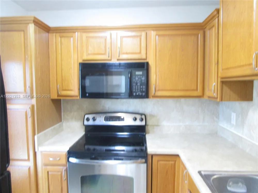 5111 W OAKLAND PARK BLVD #301 Lauderdale Lakes, FL 33313