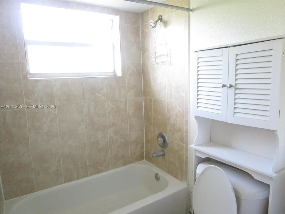 5111 W OAKLAND PARK BLVD #301 Lauderdale Lakes, FL 33313