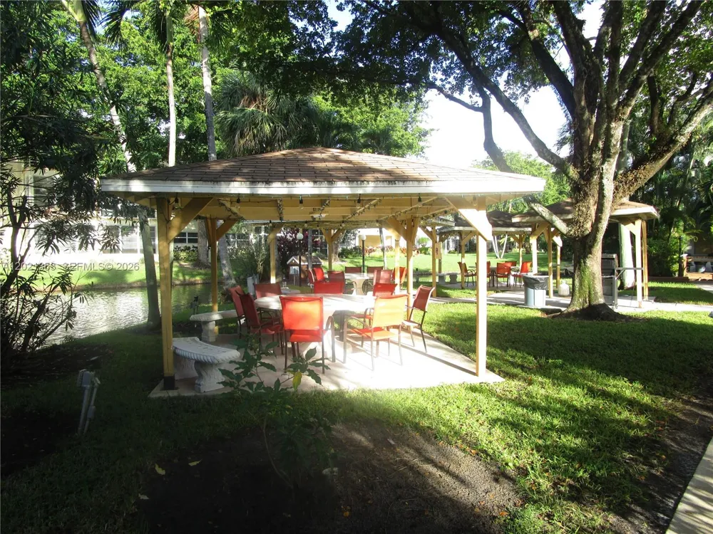 5111 W OAKLAND PARK BLVD #301 Lauderdale Lakes, FL 33313