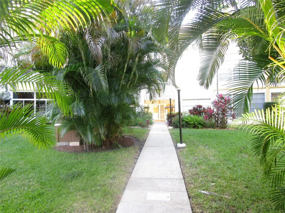 5111 W OAKLAND PARK BLVD #301 Lauderdale Lakes, FL 33313