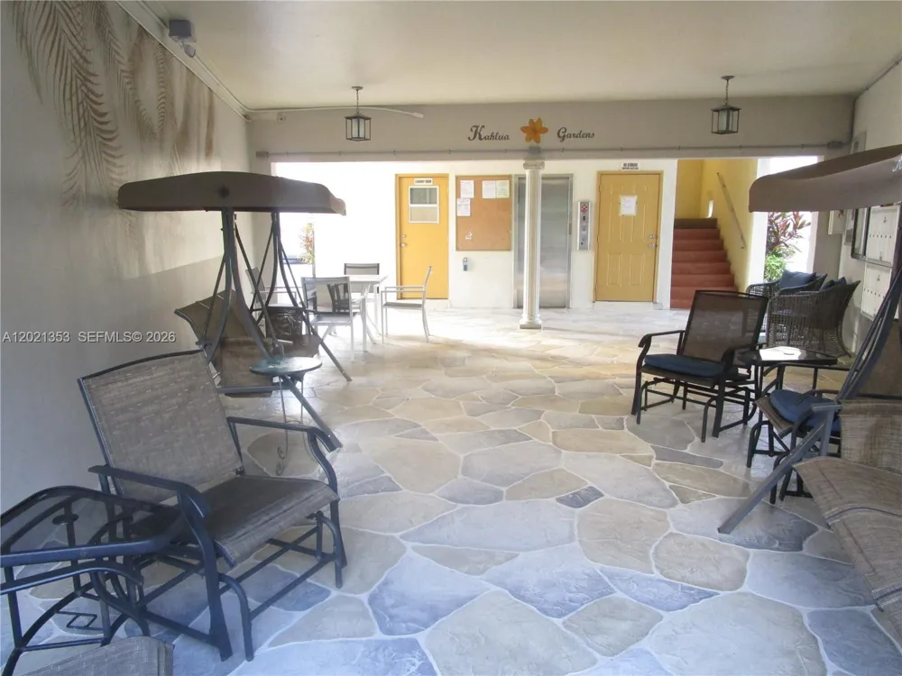 5111 W OAKLAND PARK BLVD #301 Lauderdale Lakes, FL 33313