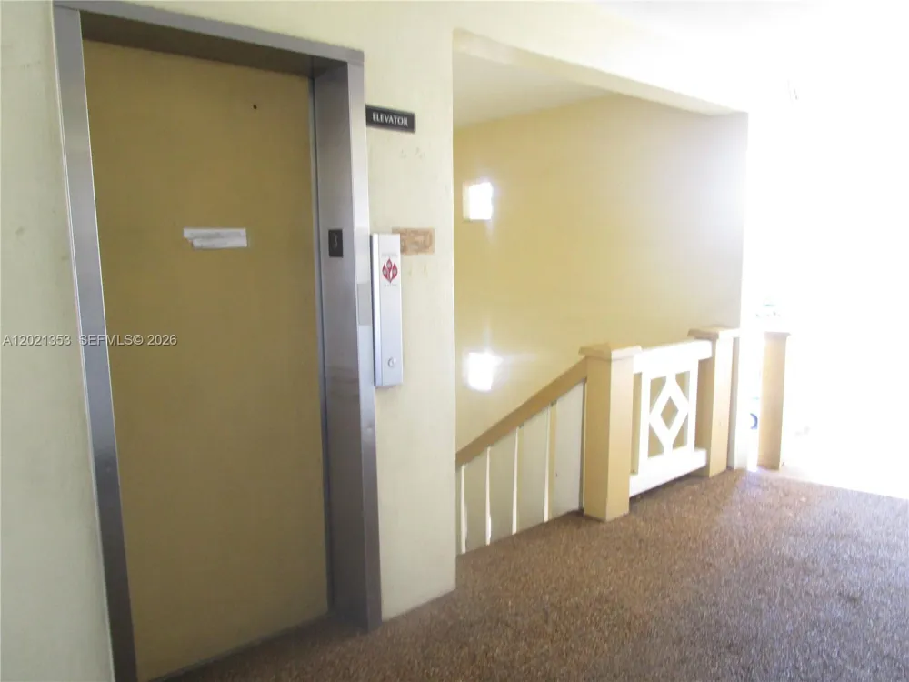 5111 W OAKLAND PARK BLVD #301 Lauderdale Lakes, FL 33313