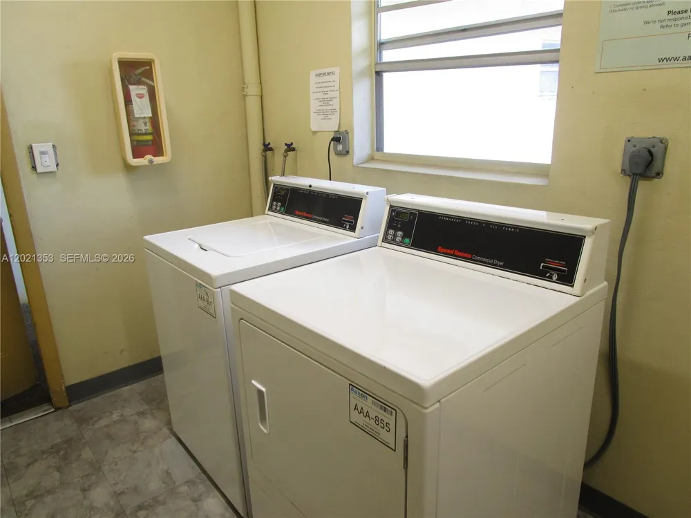5111 W OAKLAND PARK BLVD #301 Lauderdale Lakes, FL 33313