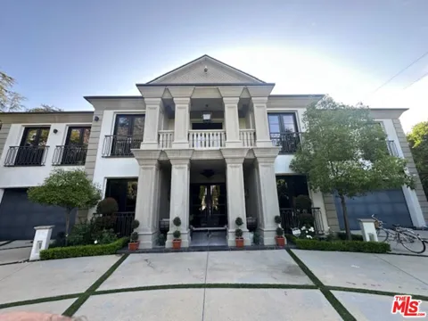 4425 Haskell Avenue