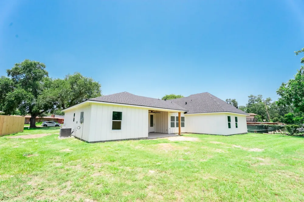 1211 Cherokee Drive Pasadena, TX 77506