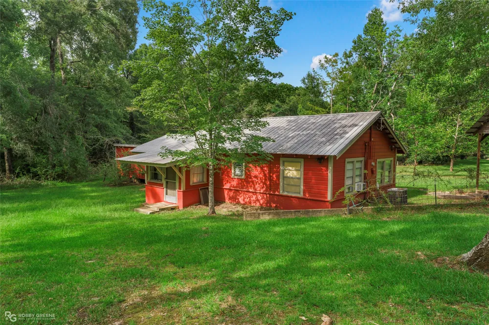 3194 Herren Road Doyline, LA 71023