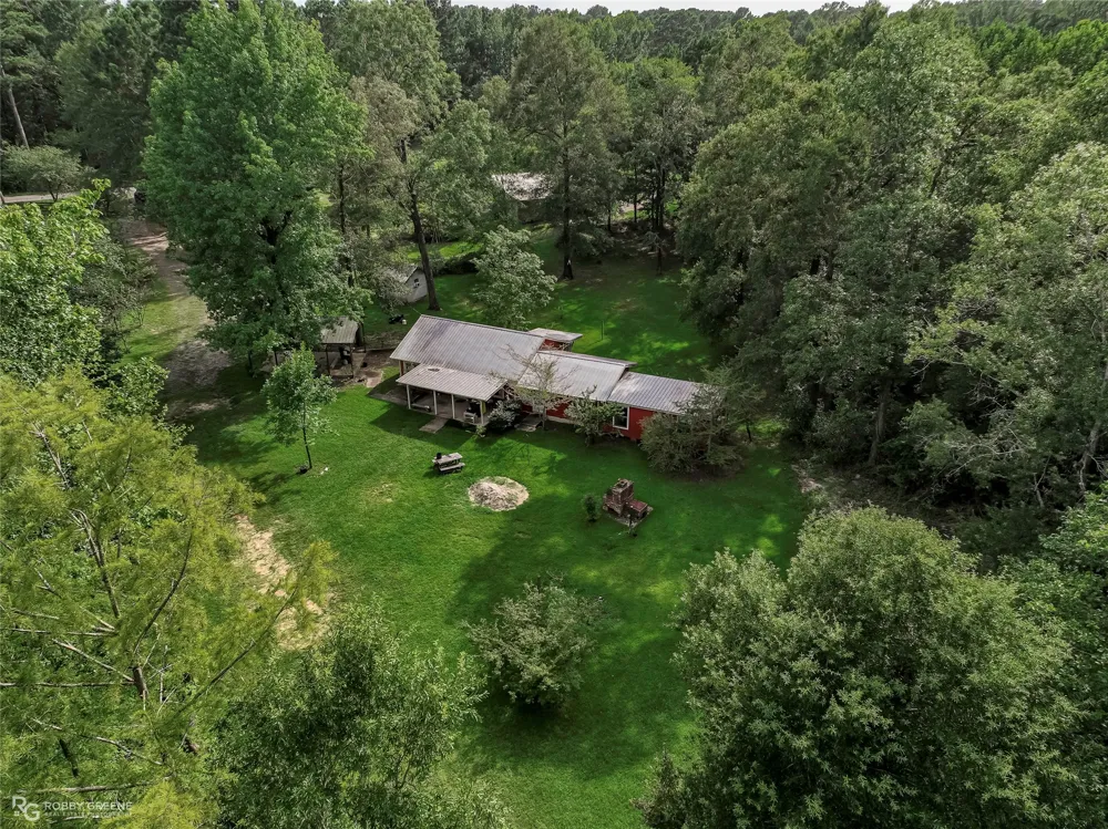 3194 Herren Road Doyline, LA 71023