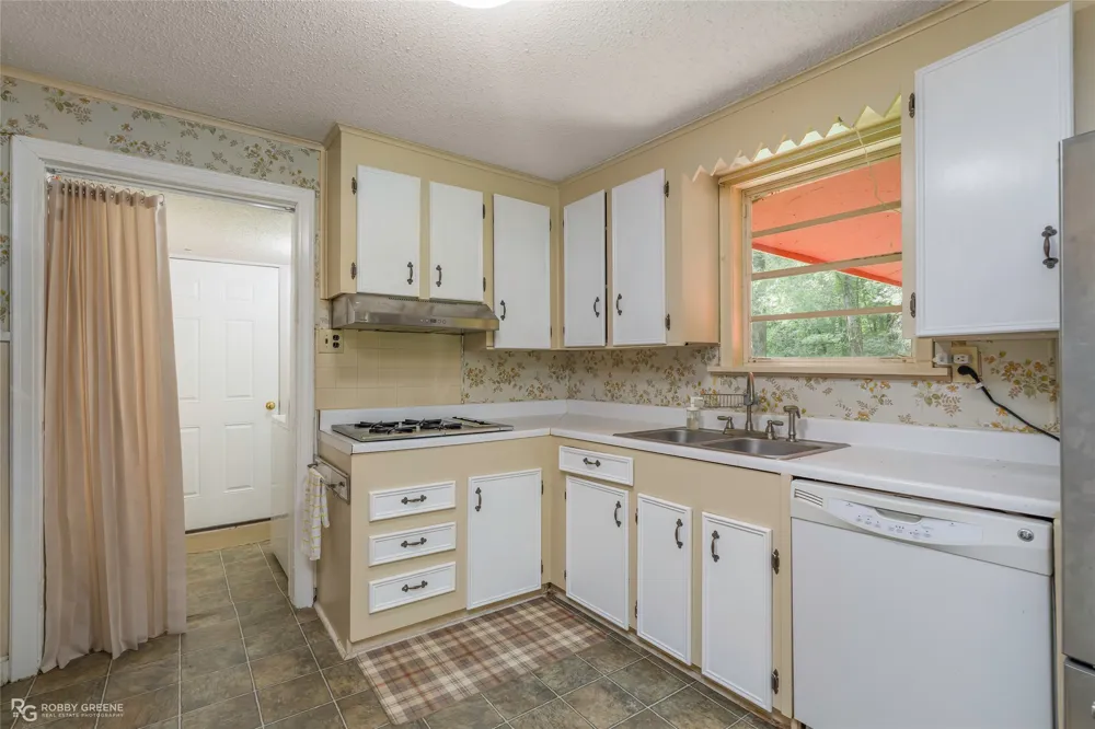 3194 Herren Road Doyline, LA 71023