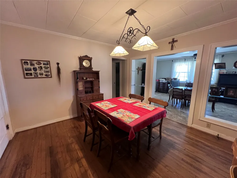 706 County Road 4599 Boyd, TX 76023