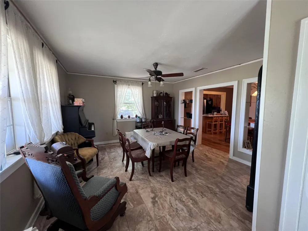 706 County Road 4599 Boyd, TX 76023