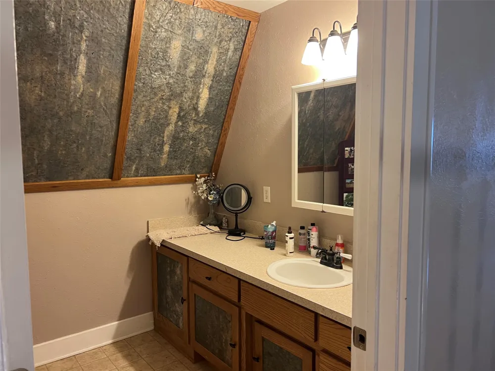 706 County Road 4599 Boyd, TX 76023