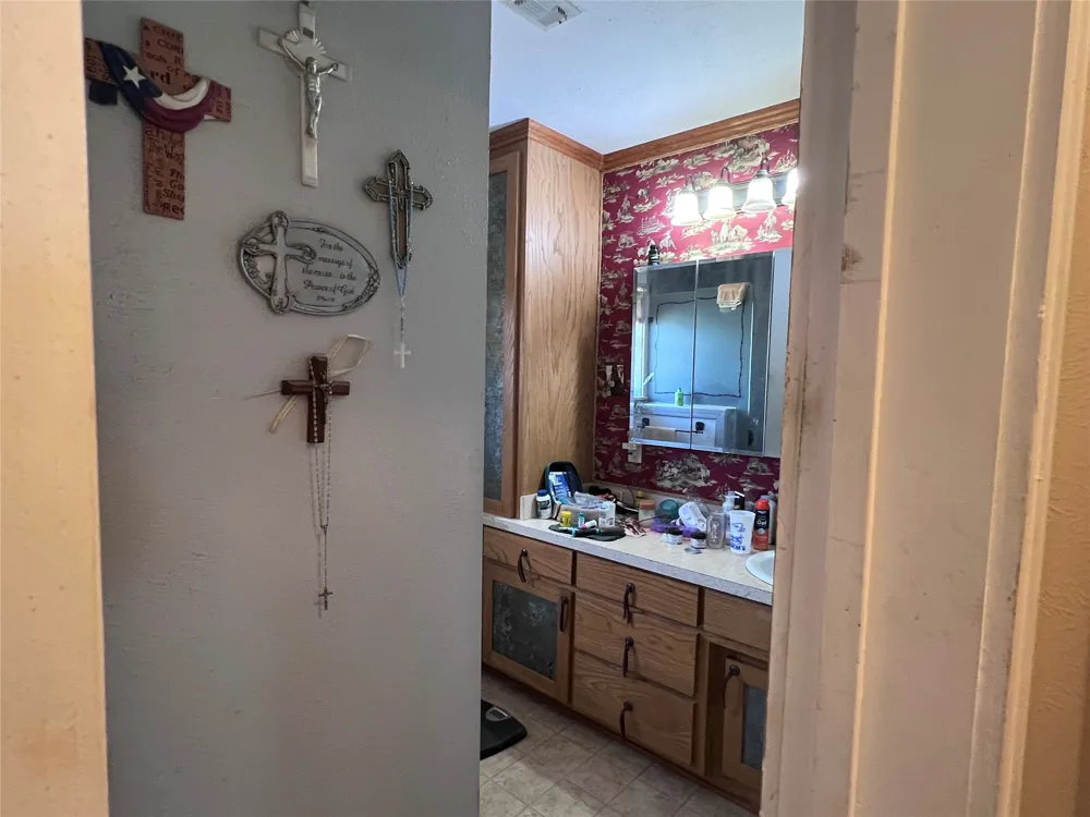 706 County Road 4599 Boyd, TX 76023