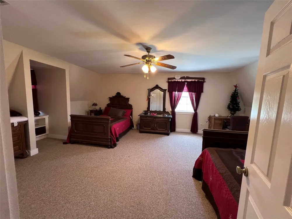 706 County Road 4599 Boyd, TX 76023